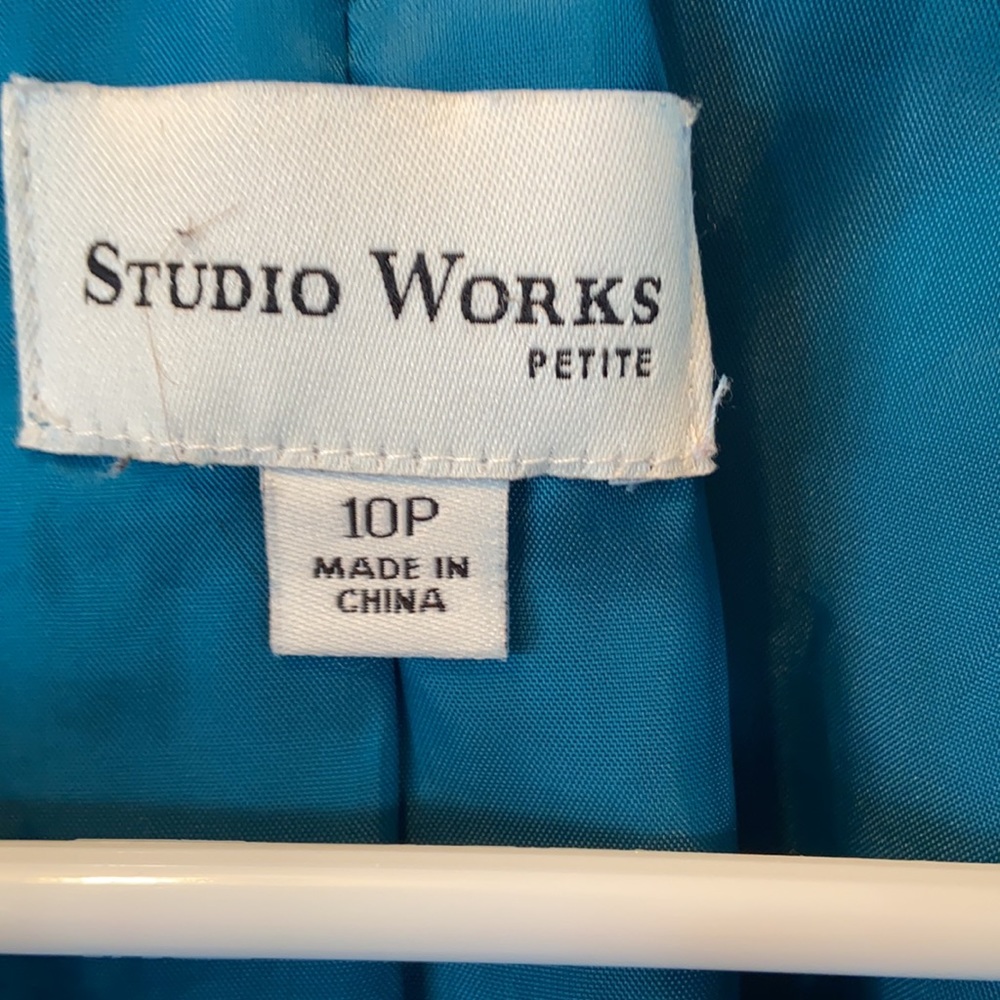 STUDIO WORKS ZIP UP TOP - Picture 3 of 4